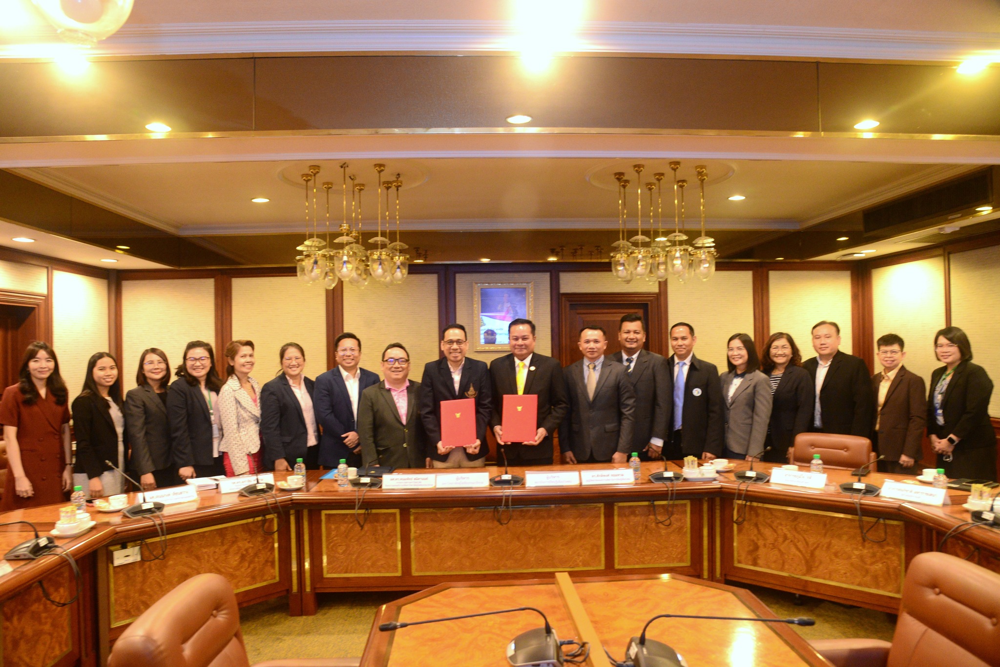 You are currently viewing พิธีลงนามบันทึกข้อตกลงความร่วมมือทางวิชาการ (MOU)  ระหว่างมหาวิทยาลัยสุโขทัยธรรมาธิราช และสถาบันการเรียนรู้เพื่อปวงชน